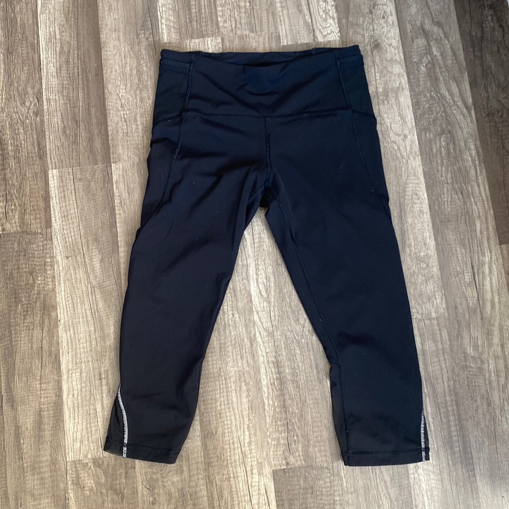 Lululemon capris w/ mesh back
